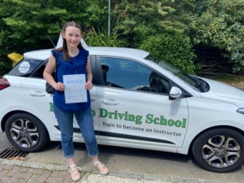 Thank you so much for all your help Angie, you kindly took me on with short notice and made me a much more confident driver. You helped me to feel calm just before my test. I can´t thank you enough. x